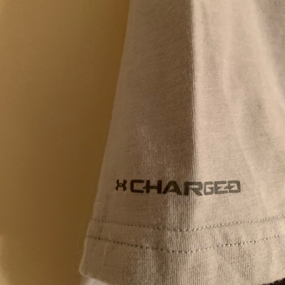 Under Armour T-Shirt - Picture 2 of 6